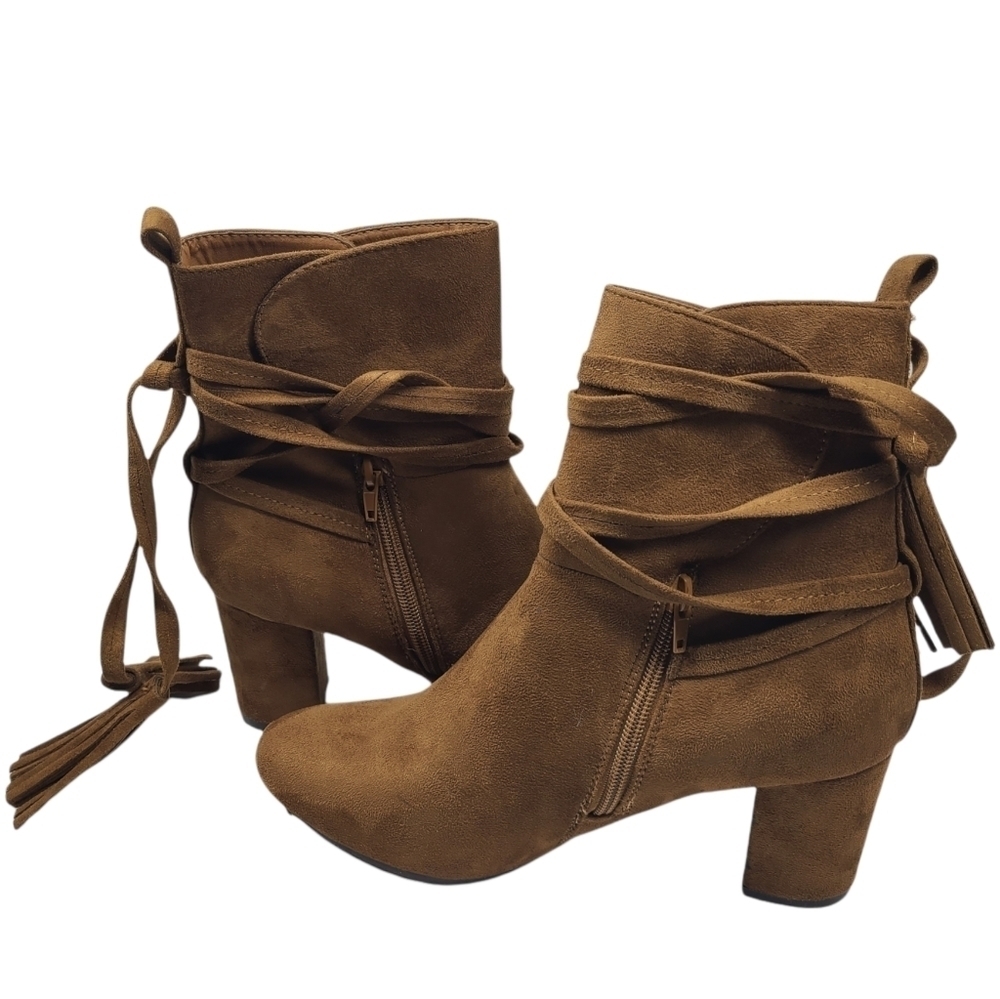 Refresh Wrap Around Booties Tan Suede size 10